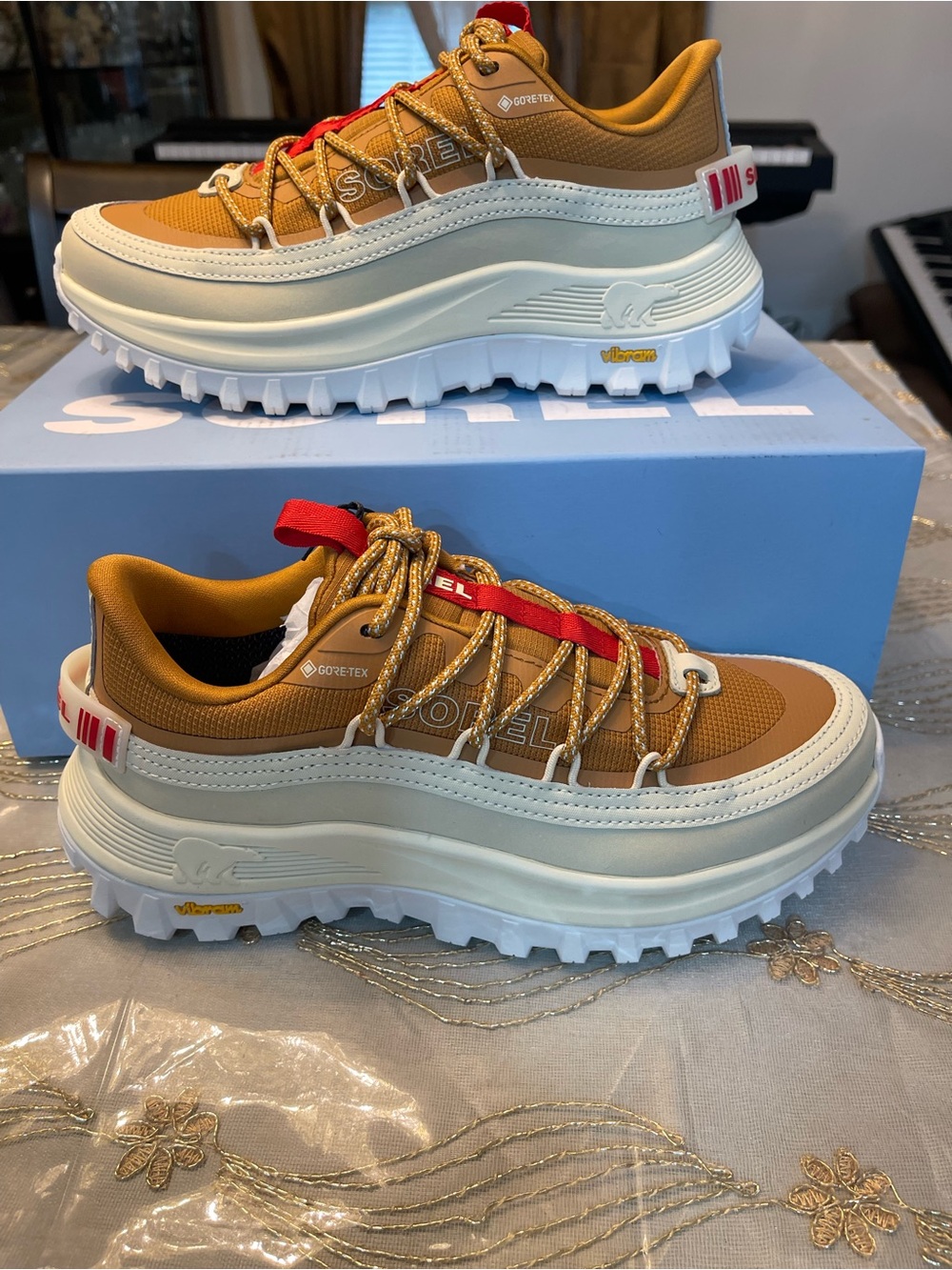 NWB Sorel women’s callsign low GTX canyon gold honey sneakers size 10 limited - Picture 14 of 16